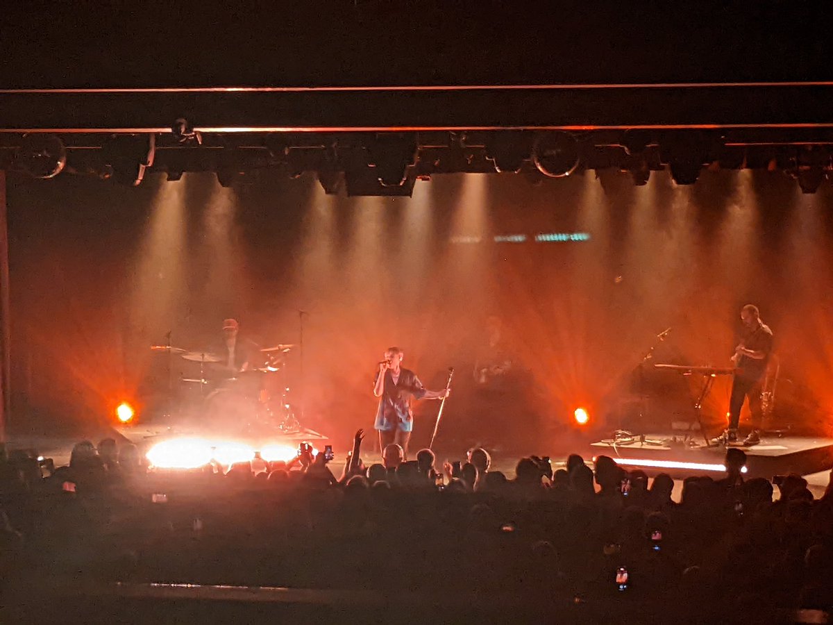 StevenxRobinson's tweet photo. I've had issues with going to concerts. A lot of the time it's an over stimulation of audio and lights and it overloads my senses.
Yesterday I didn't get overloaded. I better understand people who love concerts, and especially those who photograph them. I get it a little more now https://t.co/Immx5gDiBc