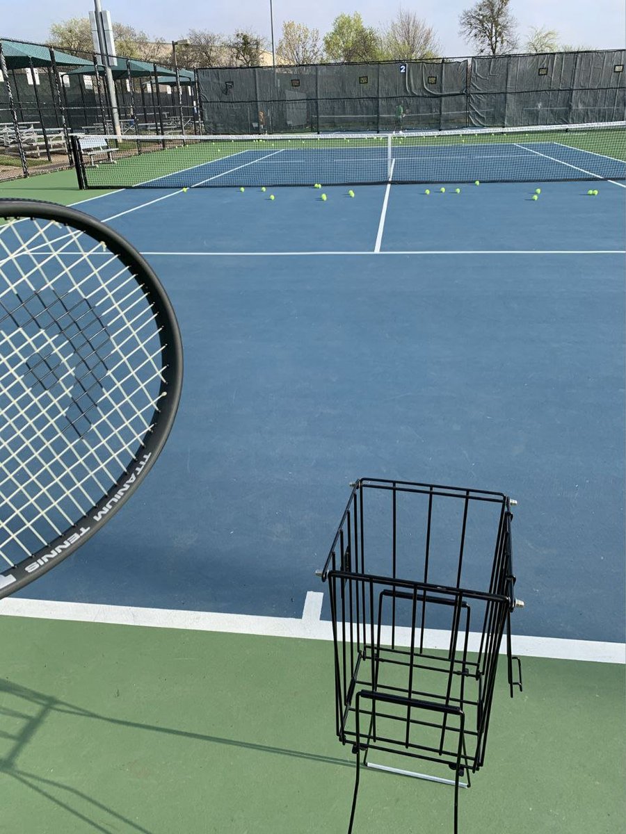 lol62867491's tweet photo. Tennis day #TennisChamps #Tennis #weekend https://t.co/191HgTNveu