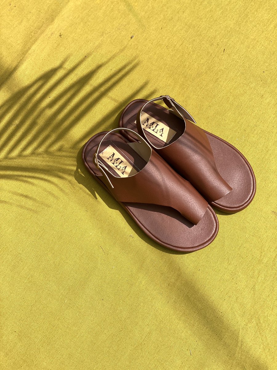MIAWORKSHOPng's tweet photo. SKYE PLATFORMS coconut brown🥥. 
Comes with a buckle strap!
 (Can be made without them on request )
—————
Price: 16,000
Sizes available 35-45 https://t.co/Rsl6W9P6to