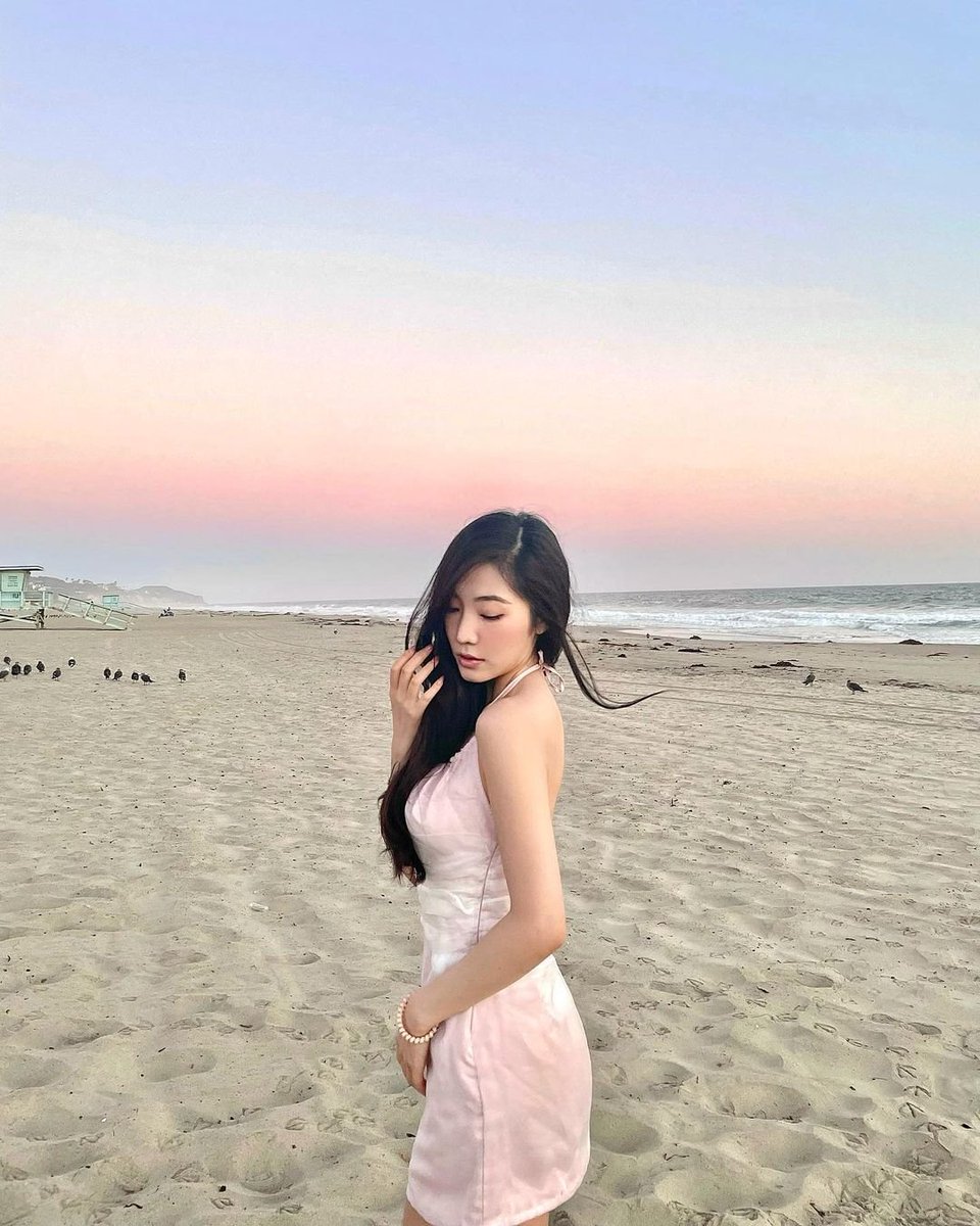 ClarkJamesc's tweet photo. Send a selfie, maybe someone will like it. Fate is something that can not be said #beach #WeekendsWithDadJRTEFT1919 https://t.co/RfacxJPonm
