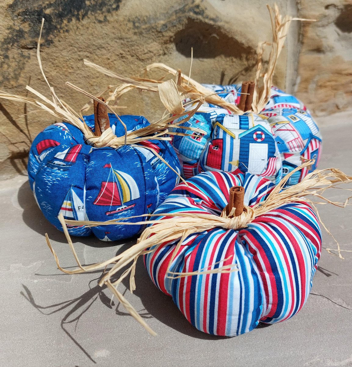 Hi #HandmadeHour some new pumpkins I've made this week with a seaside vibe!! ⛵️⛱️ #pumpkins #handmade #seaside #handmadepumpkins #handmadehalloween #beachhuts #boats #nautical #holidayhome #etsy #sellmyshit #coastalhomedecor #handmadedecorations #Yorkshire #Leeds #holiday