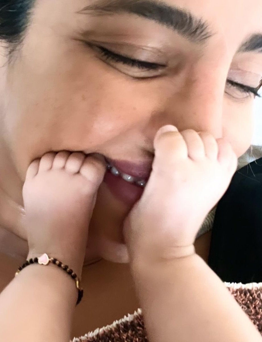 DelhiTimesTweet's tweet photo. Love like no other ❤️: @priyankachopra shares glimpses of her #mommy life, drops pictures with li'l one Malti

#MaltiMarieChopraJonas #PriyankaChopra #PeeCee #PriyankaChopraJonas #NickJonas #Malti #MotherDaughter https://t.co/7yBg2bSdo3