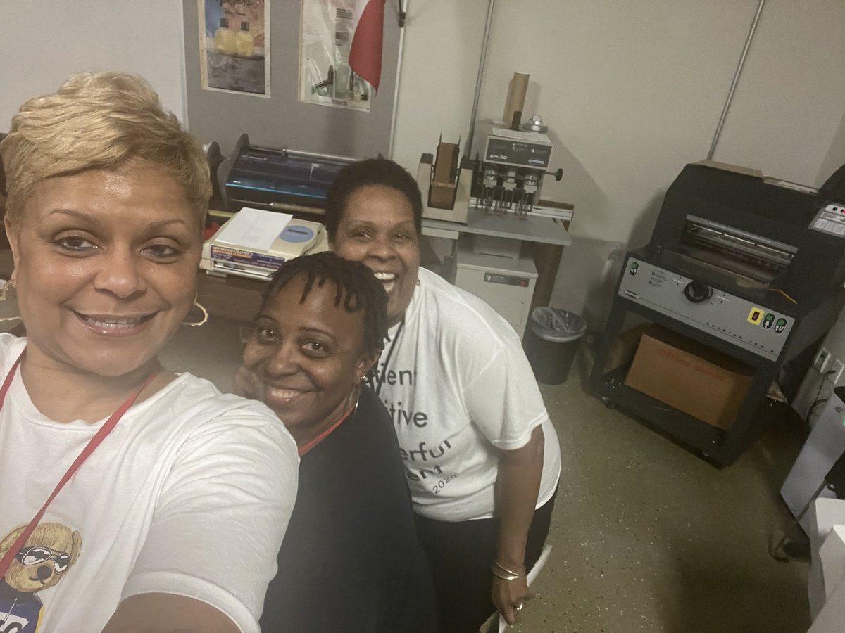 tifftoy68's tweet photo. We’re making sure that everything is ready to welcome our LIONS tomorrow!  JYIB is ready for an amazing, productive, and ROARING YEAR! #jyproud #watchusbeGREAT #proudprincipal #startingover @JackYatesHigh @YatesMagnet @JackYatesMath https://t.co/nTIJqjATZY