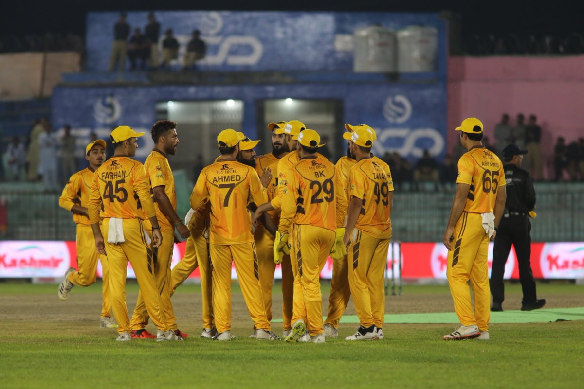 HawksKPL's tweet photo. 3rd wicket by @ZamanKhanPak 

#WeAreHawks | #KheloAazadiSe | #KingdomValleyKPL | #RawalakotHawksTV | #KPL2022 https://t.co/JaJfmi7FF5