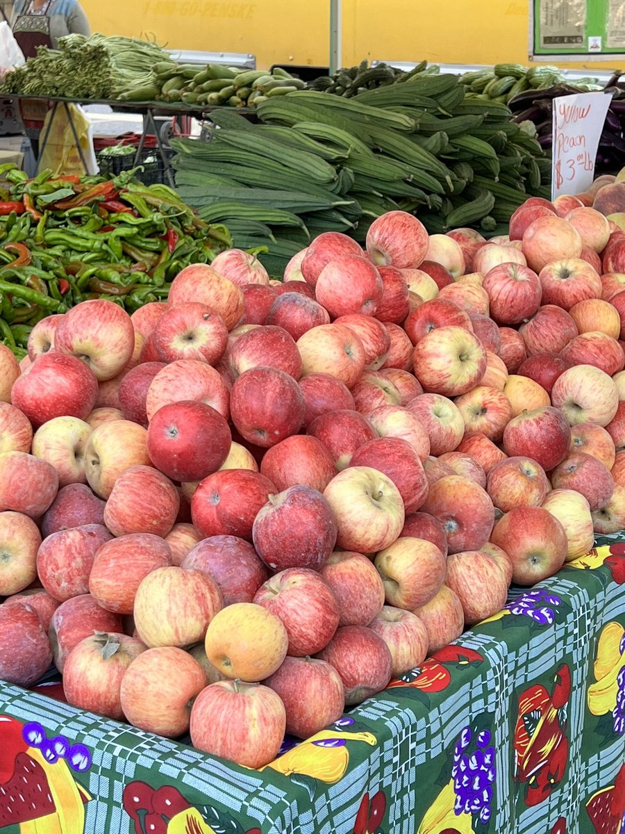 Exciting event today on campus <a href="/deanza_college/">De Anza College</a>. Partnering with <a href="/CityofCupertino/">City of Cupertino</a> and West Coast Farmers Market. Amazing fruits, vegetables, and other goods, but even better community members and conversations.