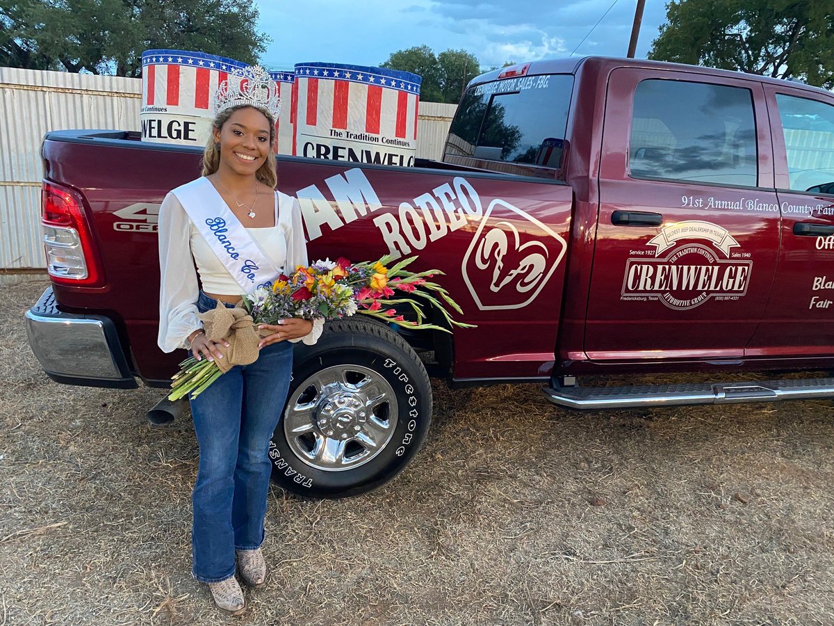 Congratulations to Sophomore Mariah Newsome on her selection as the Blanco County Fair and Rodeo Queen on Saturday night!

We are proud of you Mariah! 

<a href="/blanco_isd/">Blanco ISD</a> <a href="/ClayRosenbaum/">Clay Rosenbaum</a>