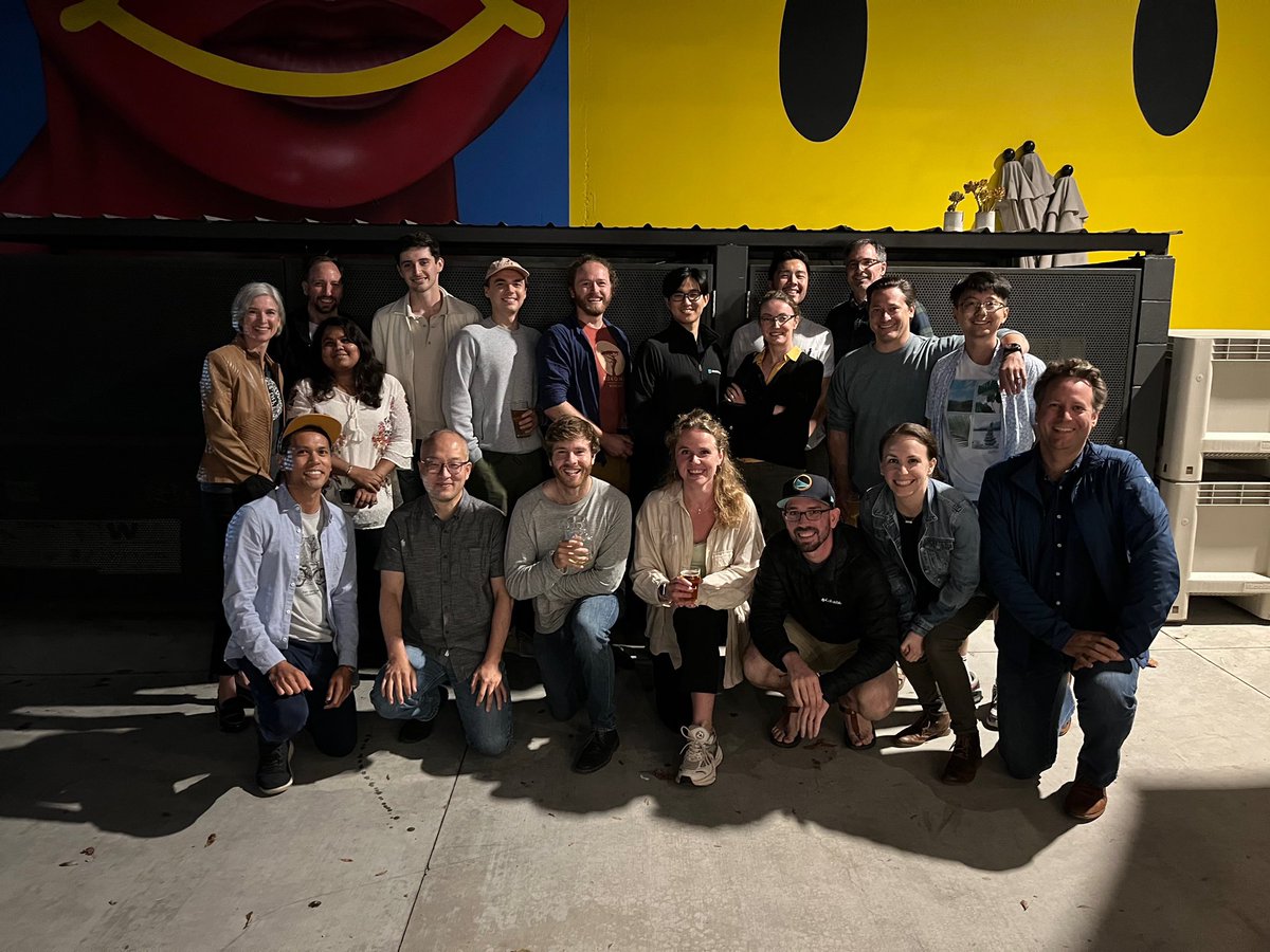 Lab + alumni happy hour! 🍻Great to hear what amazing things Doudna Lab alums are up to now @stephenfloor @MarcoLobba @jamesknunez @thecrispress @kevdox @BStaahl