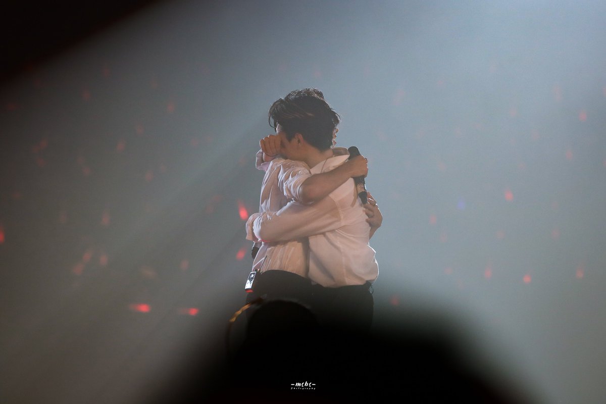 __moonandsun's tweet photo. Once and always be forever 

#LOLFanFest2022
#KristSingto #คริสสิงโต
#LOLKristSingto https://t.co/WvIpKabveN