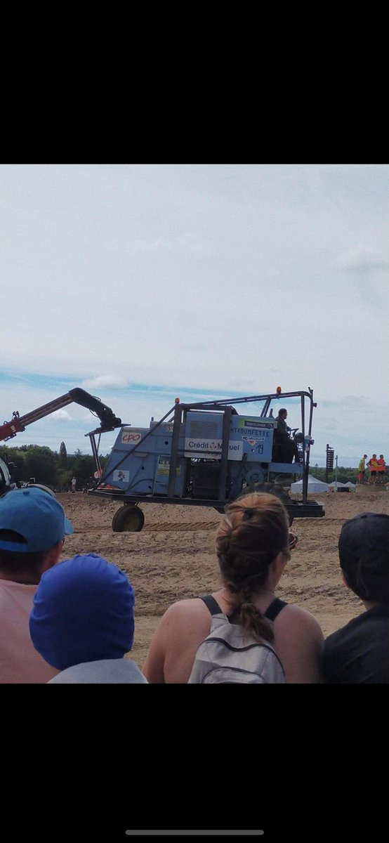 NicolasBonneau9's tweet photo. Ce week end nous étions présents à la fête de l’agriculture avec notre moiss batt cross, et cette avec plaisir que nous finissons 1er !!!!!! 
@Jennifer_17_85 @FrancoisArnoux @JordyBouancheau @JAVendee https://t.co/5eJFgEoIEr