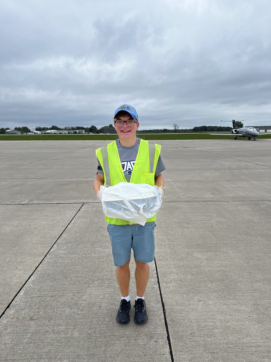 jetairgroup's tweet photo. Our new line tech, Tyler got the opportunity to service his first lavatory on a Beechjet and one of many on his 2nd day of work! We couldn’t wipe the smile off of his face! https://t.co/4Oj6qNunFv