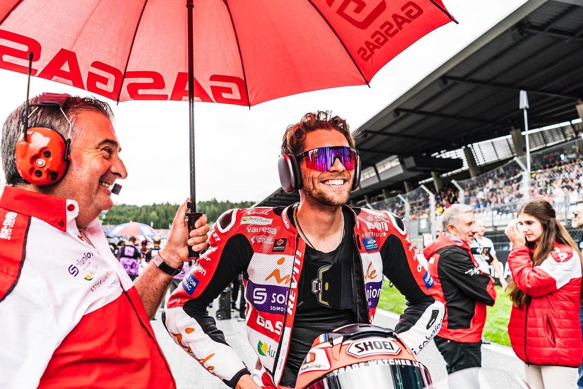 jakedixonracing's tweet photo. Last corner βπ»π
ΏοΈ3οΈβ£ baby #GetOnTheGas π
I want to say a massive thank you to my team , I struggled in the race but I had to adapt throughout, I never gave up
I LOVE RACING MOTORBIKES βπ» π
#96Crew #AustrianGP https://t.co/53iNHyJbw6