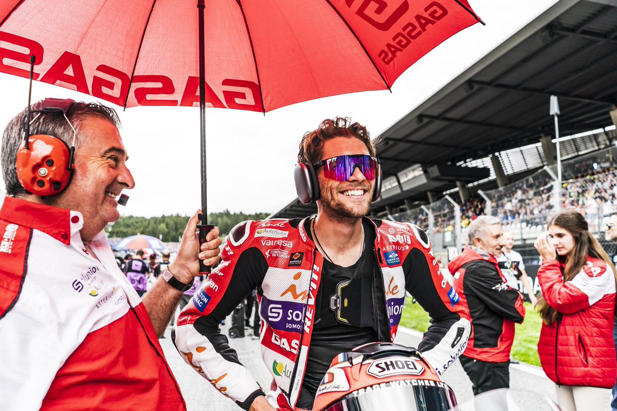 jakedixonracing's tweet photo. Last corner βπ»π
ΏοΈ3οΈβ£ baby #GetOnTheGas π
I want to say a massive thank you to my team , I struggled in the race but I had to adapt throughout, I never gave up
I LOVE RACING MOTORBIKES βπ» π
#96Crew #AustrianGP https://t.co/53iNHyJbw6