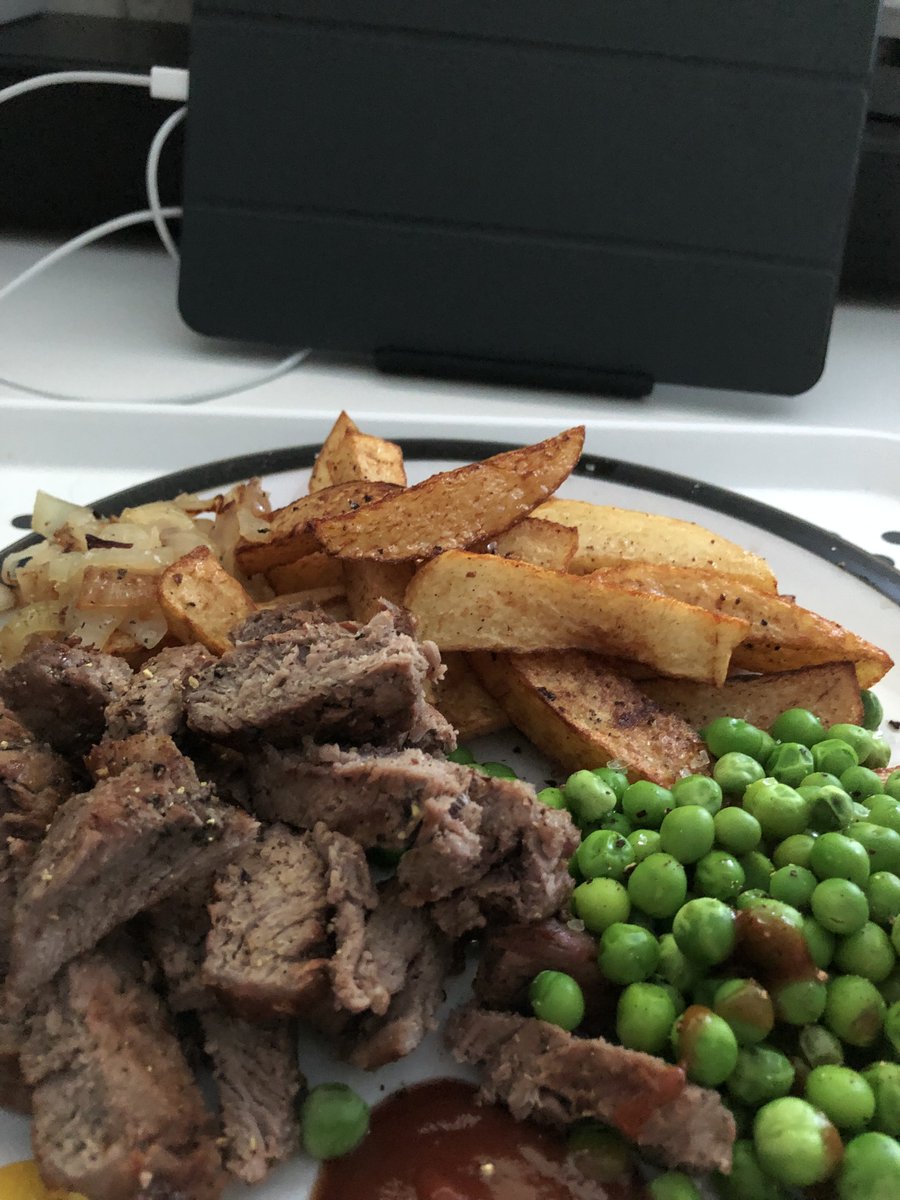 BlokeOnWheels's tweet photo. Just been eating my tea, want some? @sharron_honey Those are #ProperChips https://t.co/89vQNQFtvR