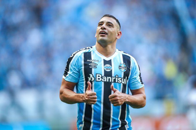 Grêmio vai fazendo 2 a 1 no Cruzeiro; Veja os gols