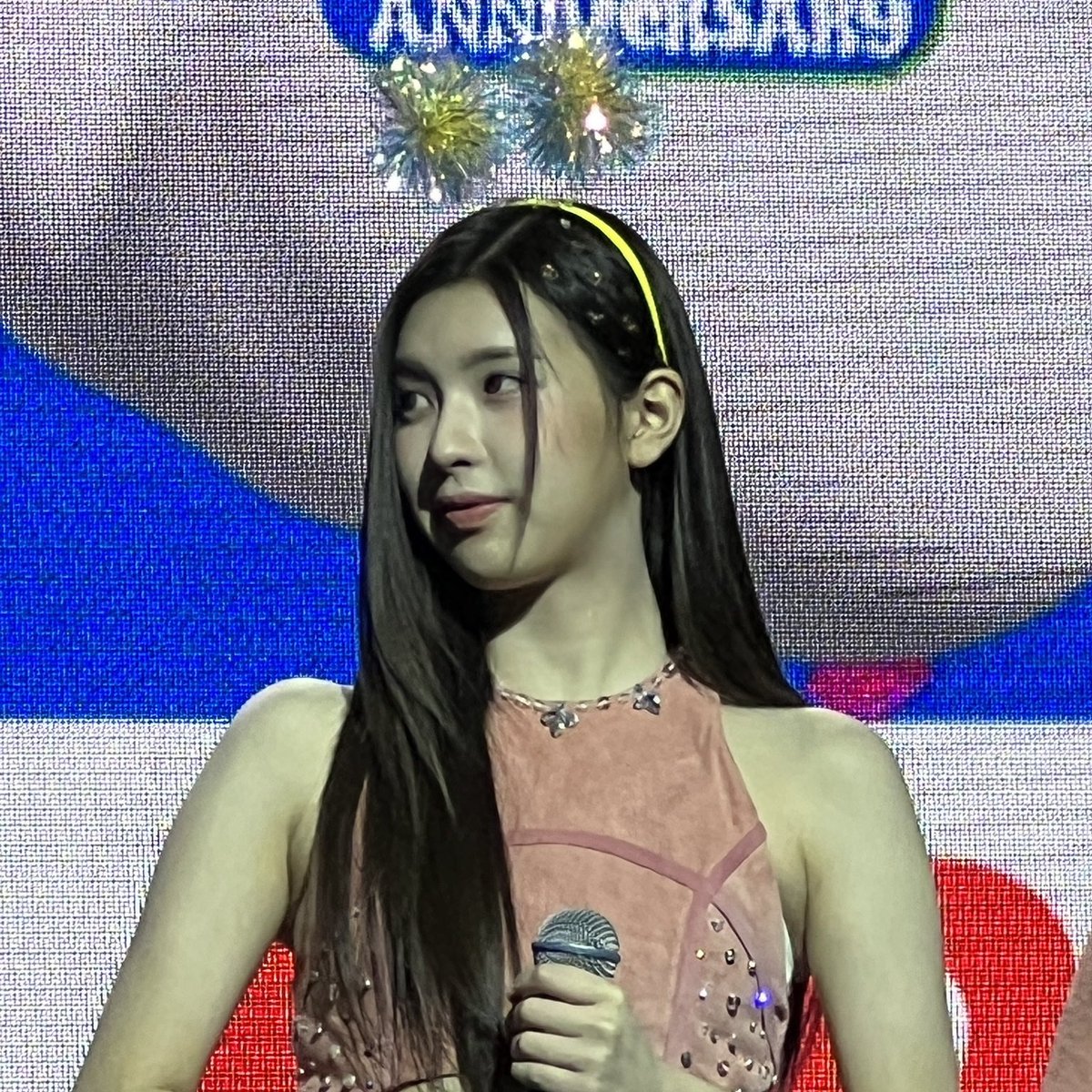 BaeJinsolBrasil's tweet photo. #BAESPACE 21.08.22 | Bae no Meet&Greet da KCON em L.A !
#NMIXX @NMIXX_official #배이 #BAE #배이진솔 #BaeJinsol #BaeJinsolBrasil #ENTWURF #KCON2022LA #KCONUSA
#KCON2022
#KCON @kconusa @KCON_official https://t.co/eGBP4CnxUs