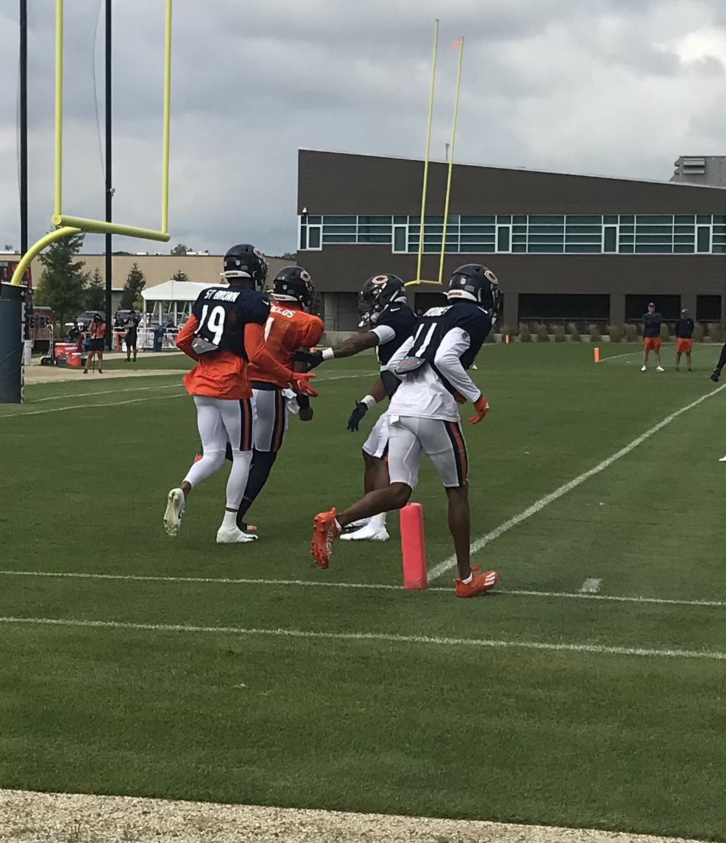 Vetbearsfan's tweet photo. Appreciate the @ChicagoBears recognition of my military service. Had a great time catching up with fellow @BearsSTH Pat Carroll and watching a productive practice session. @toconnor851 and his family joined in. https://t.co/bAUB68wAKp
