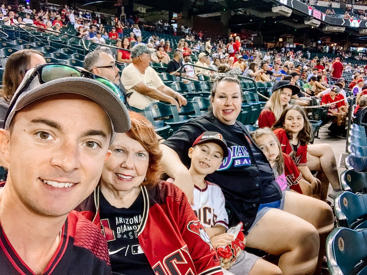 mistybenham's tweet photo. #dbacks whole family at the game today! https://t.co/k9QnGy7572