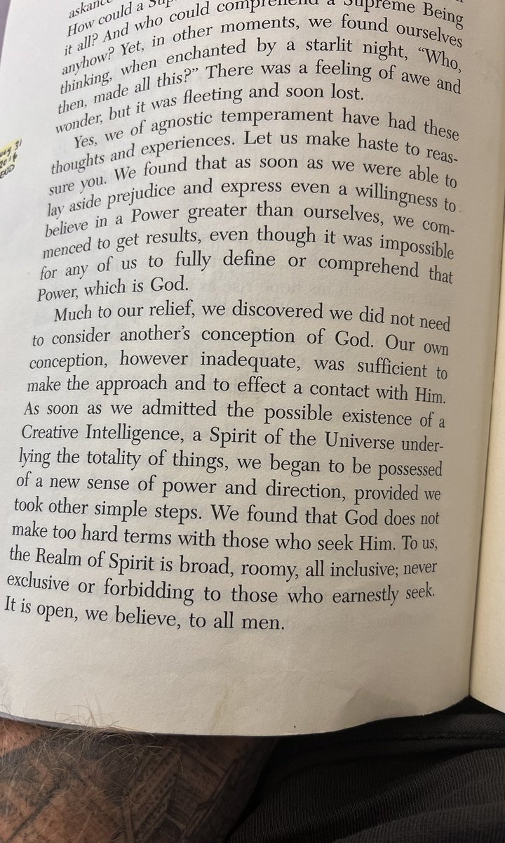sobr_days's tweet photo. Breaking the stigma that AA is “culty” and full of old religion. Yes they use the word god, but only because that’s the writers higher power. Your spiritual guide can be any higher power, any version you want. #alcoholic #AA #sober #sobriety https://t.co/o1YWqzgldE