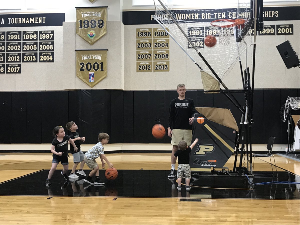 ☘️Irish Coach Boo!☘️ (@coachdeoliveira) on Twitter photo <a href="/BoilerBall/">Purdue Men's Basketball</a> Thank You Carson Barrett for letting the Anthrop & De Oliveira littles interrupt your practice today & for making them feel so special … “If you’re in black & gold, you’re family.” 🚂 #HailPurdue <a href="/BoilerBall/">Purdue Men's Basketball</a> Thank You Carson Barrett for letting the Anthrop & De Oliveira littles interrupt your practice today & for making them feel so special … “If you’re in black & gold, you’re family.” 🚂 #HailPurdue
