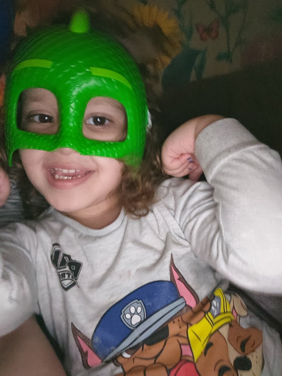 My 4yo dressed up as her favourite superhero today. When I asked why Gecko (PJ Masks) she told me he has "super strength to go and get daddy" 
<a href="/pritipatel/">Priti Patel MP</a> Perhaps you'd like to explain to my 4yo why daddy can't come and visit due to your hostile environment and #Priceonlove?