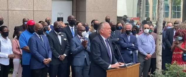 hbbtruth's tweet photo. @RedBroward @HeraldOpEd @SoFlaOpinion @politicofl @MichaelPutney6 @GlennaWPLG @hatzelvela @CGreenbarg @SenMannyDiazJr @ALAtterbury @iandprior @AsraNomani @DeAngelisCorey @nathalie_lynch @alexanderrusso Deceitful #Broward Biz Estab's #KeithKoenig/@GFLAlliance, BBEO❤️them some #Runcie to virtue-signal to part of community, but being #FTL Biz elite = #SoFL media never follow-up to ask -w/cameras in face:
What abt students/parents/taxpayers?
https://t.co/TPQhUI192u https://t.co/yzV9cad2rQ