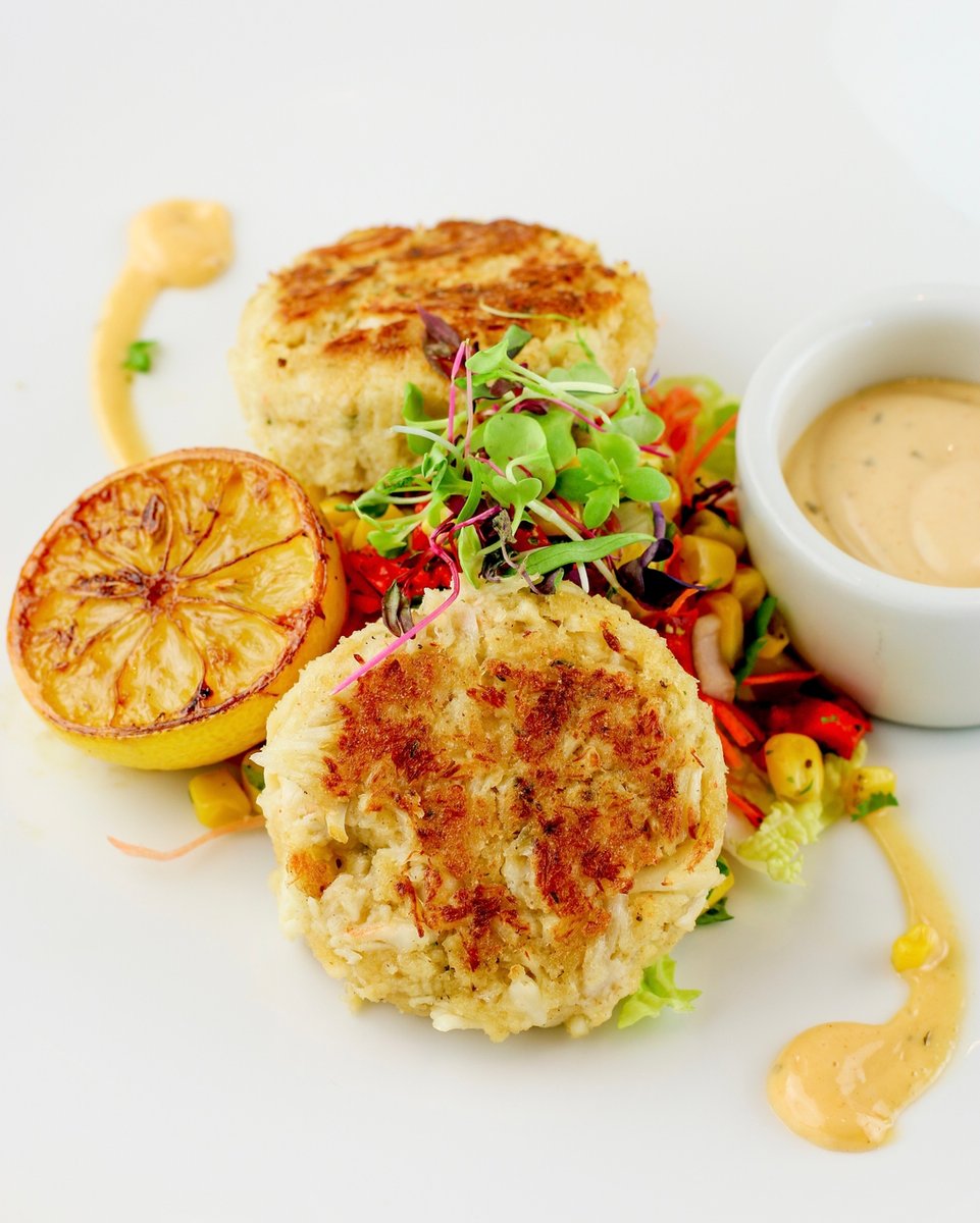MarketBroiler's tweet photo. 🍽 When you can’t decide between our LOBSTER or CRAB… why not get both?! Our Lobster Crab Cakes come with Maine Lobster &amp; red Crabmeat, served with roasted corn relish and citrus aioli! Delish! #MarketBroiler https://t.co/hfuR8aWbkv