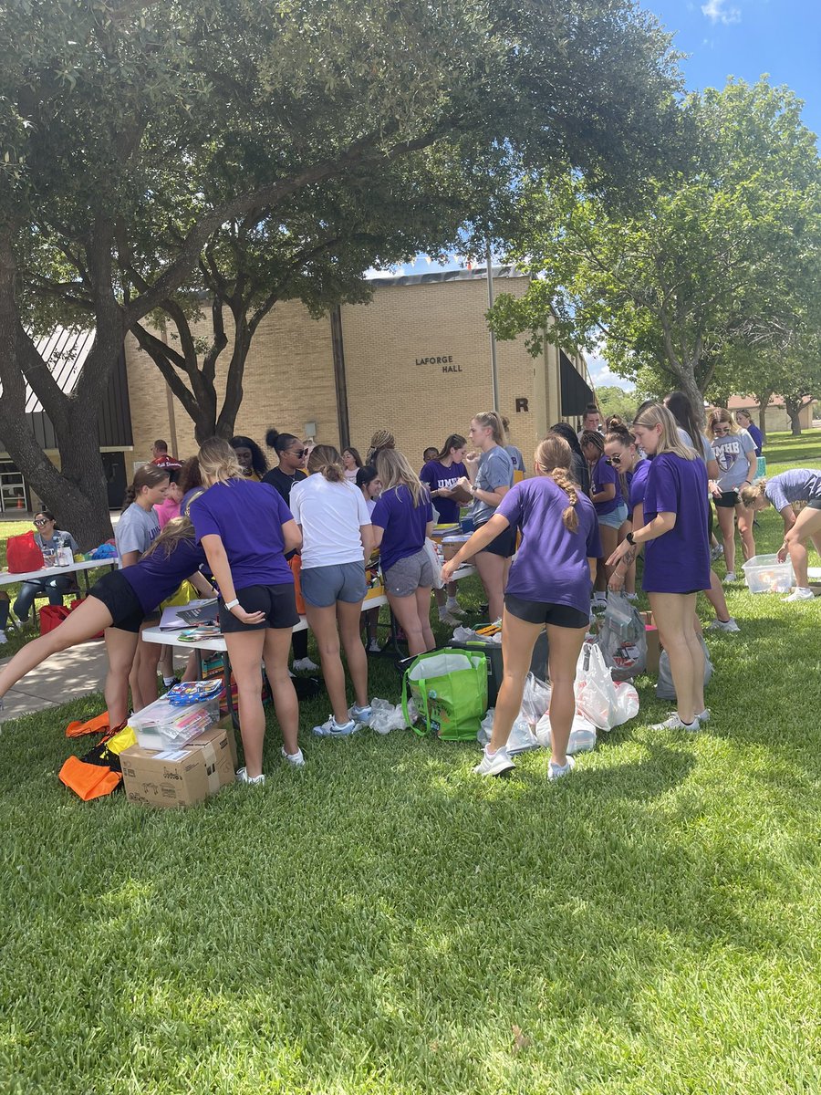 KendraCoach's tweet photo. Yesterday the team and I traveled to Ulvade to pass out school supplies donated from all over UMHB and central TX. It was such a great experience to help out this community and spread some goodness around. 
Keep Ulvade in your prayers as they are trying to continue to heal. 🤍 https://t.co/wDhcQ05Cwx