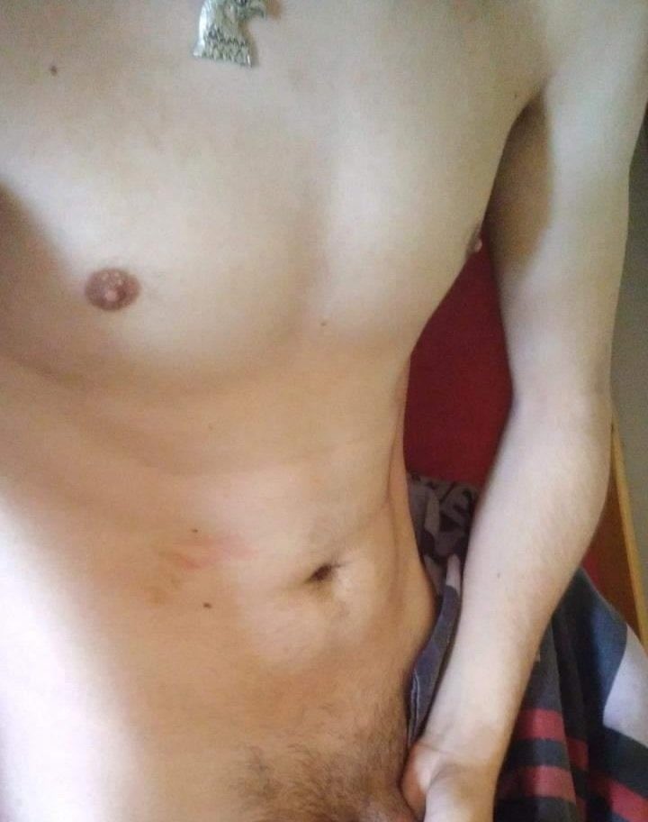 justeungars_3's tweet photo. Redoing it since it became necessary 😭

Looking for any kind girl in need of some fun 😇
- Not new to nsfwtwt
- 20yo
- He/him
- Straight
- Dom but would love to try being sub
- Animes / mangas, videos games, movies, series, music

🔁+❤ and I’ll come to you as soon as I see it😉 https://t.co/b0BZy7W9hJ
