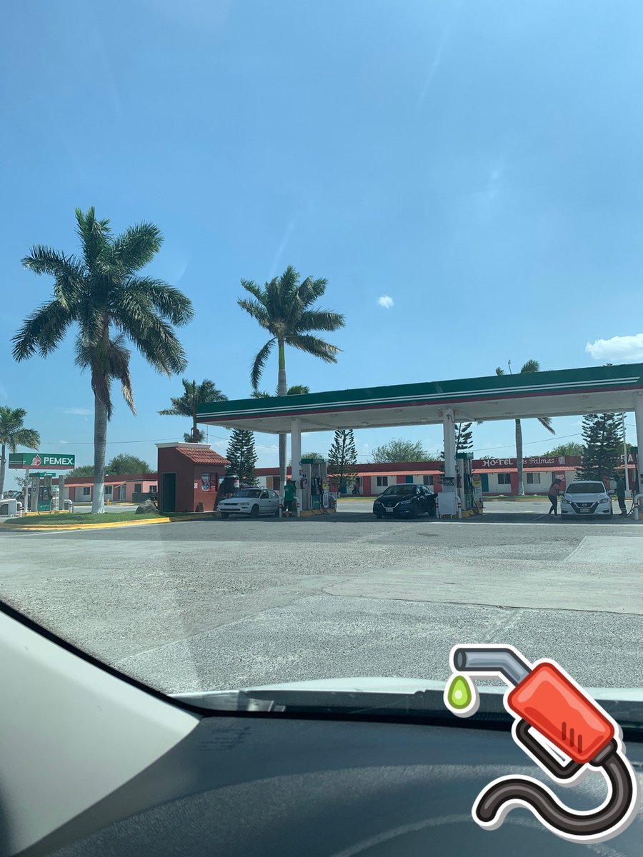 DeeJayCorpus's tweet photo. Half way (@ Mini Super El Charrito) https://t.co/jW7BLa33on https://t.co/jdoEg4ex5K