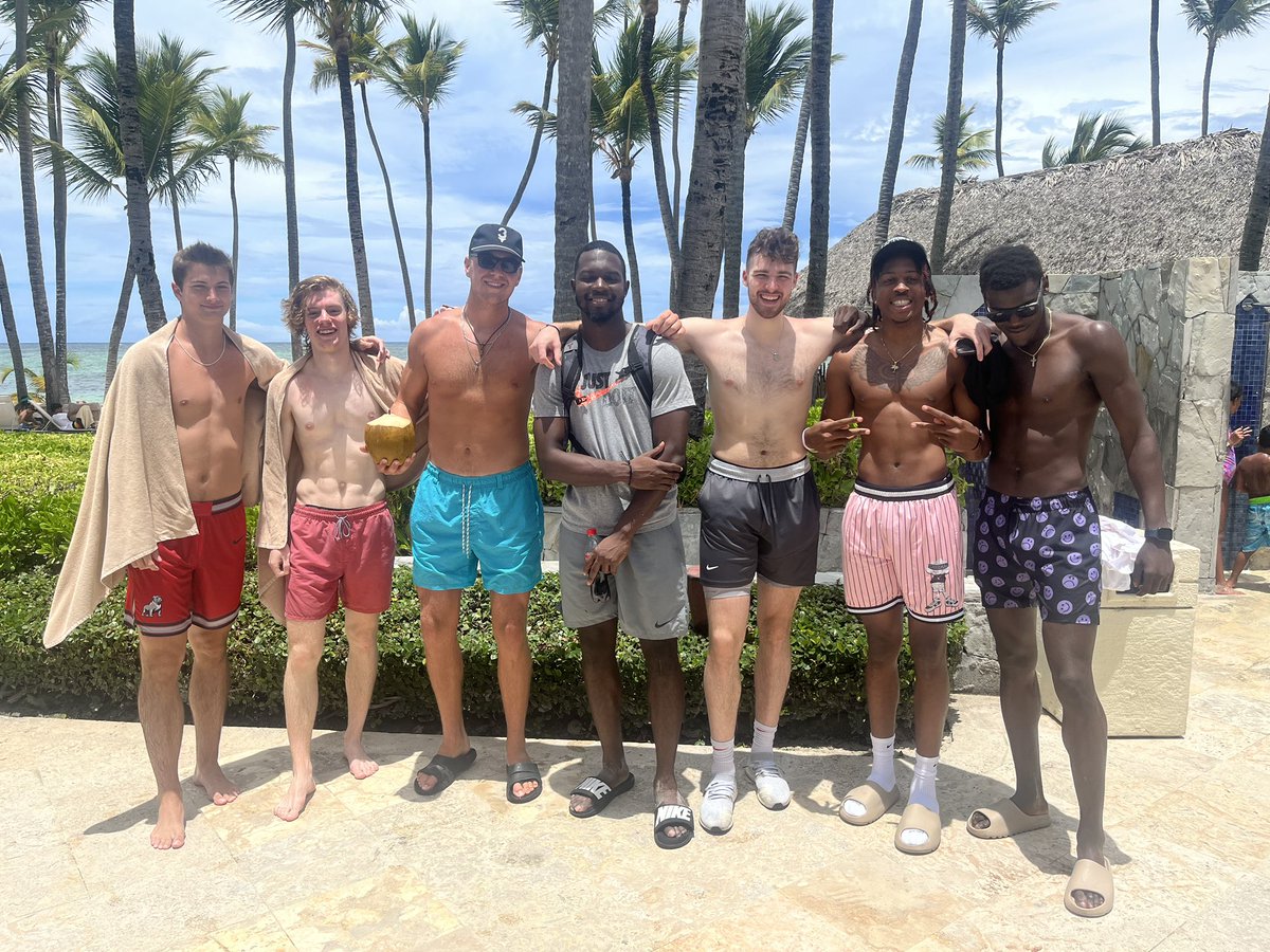 Huge shoutout to <a href="/DeCoacher/">Sergio Rouco</a> and his son, Sanders, with their company Progresando Together LLC. for the trip of a lifetime down in the Dominican Republic! Great opportunity to give back, have fun, and play some basketball