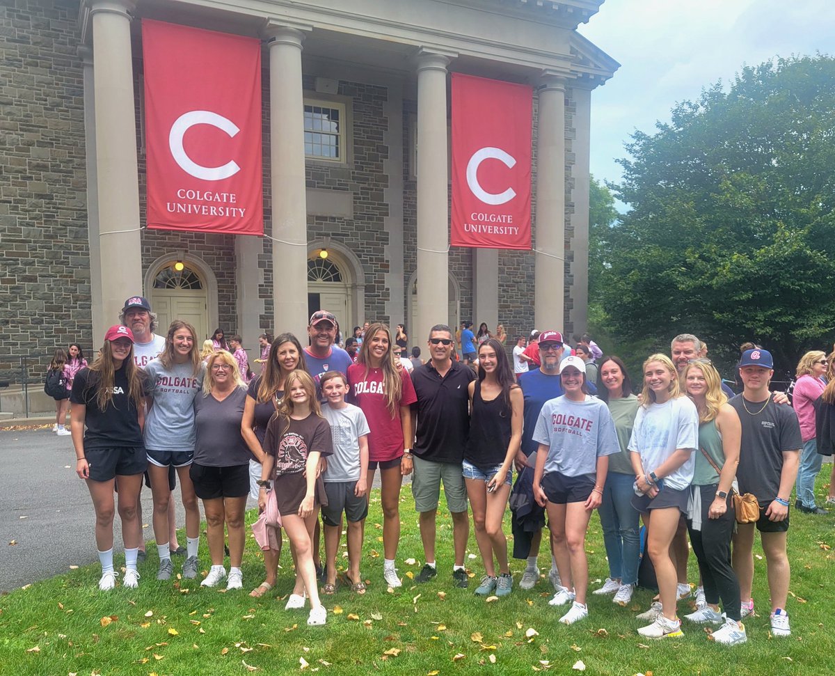 ColgateSoftball's tweet photo. Incoming Alert‼️ Get excited because...
Our Freshmen Class have officially landed!! 

Join us in Welcoming our Class of 2026!! #GoGate https://t.co/ZRhHRkOWrP https://t.co/2DG0YKXtAw