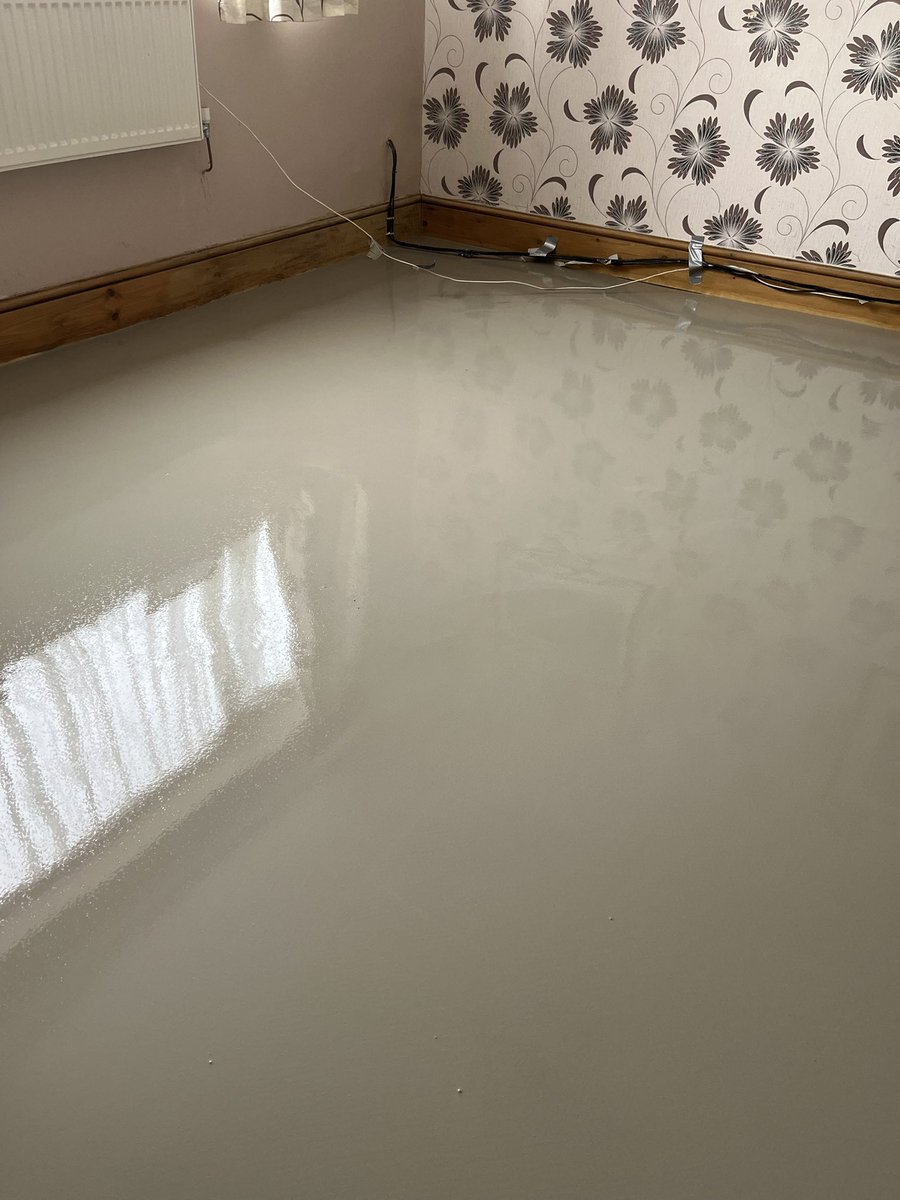 samfinestfloor's tweet photo. We only use the best flooring products like this super smooth finish using @Ultra_Floor renovate it ready to receive some @greenfloruk herringbone luxury vinyl tiles https://t.co/grJCGAM36Q