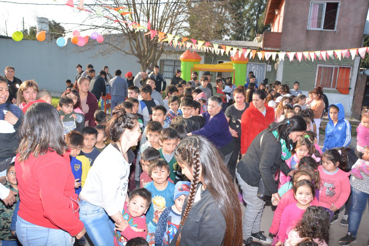 JuliPereyraFV's tweet photo. #DiadelaNiñez 
Ayer compartí un precioso día con los compañeros/as del #Merendero #LaEsperanza en un festejo donde más de 200 niños vivieron una celebración repleta de felicidad.
@LaFelipeFV 
@Andreswatsonok 
@PereyraJulio https://t.co/Gd0O0xkmlF