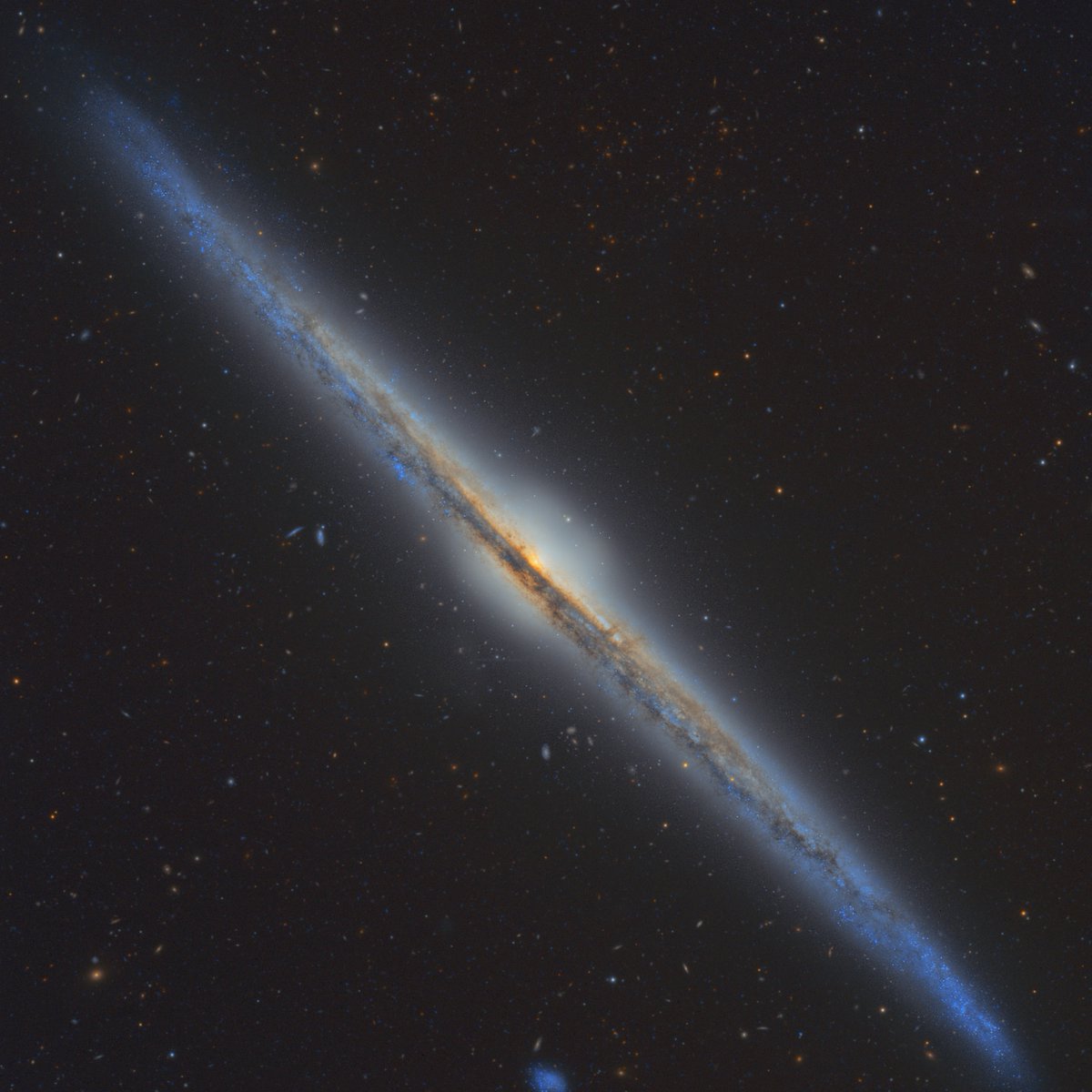 Woke up to 5000 followers- that's amazing. For those that are brand new because of my moon photo collab with <a href="/AJamesMcCarthy/">Andrew McCarthy</a>, I thought it would be worth showing you mainly what I do. I am a deep space astrophotographer.