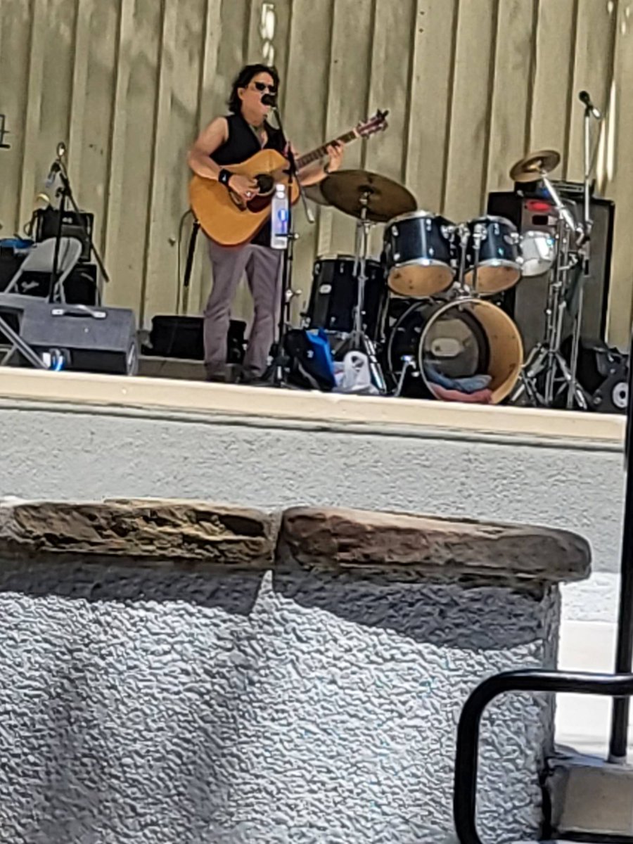 saralamnin's tweet photo. Today until 5pm. Live music, delicious burgers and dogs, and the chance to support the #HARDFoundation Memorial park bandstand https://t.co/MAkD6A8qav https://t.co/Bz1szq9fFO