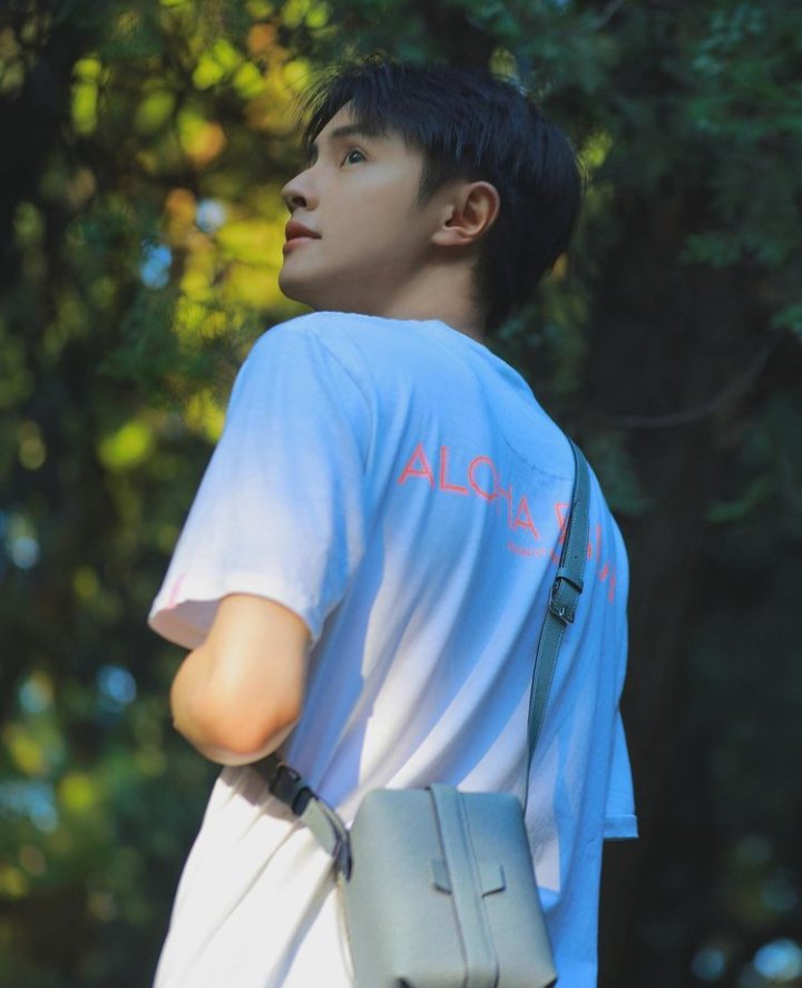 universasiatico's tweet photo. Atualização do Weibo do Hong Hong 🥰
 Guan "in-natura" 🤭

#natureza #GuanHong #DarrenChen #DARREN #KuanHung #Taiwanchina #green #SOL https://t.co/I8A1qZWIWF