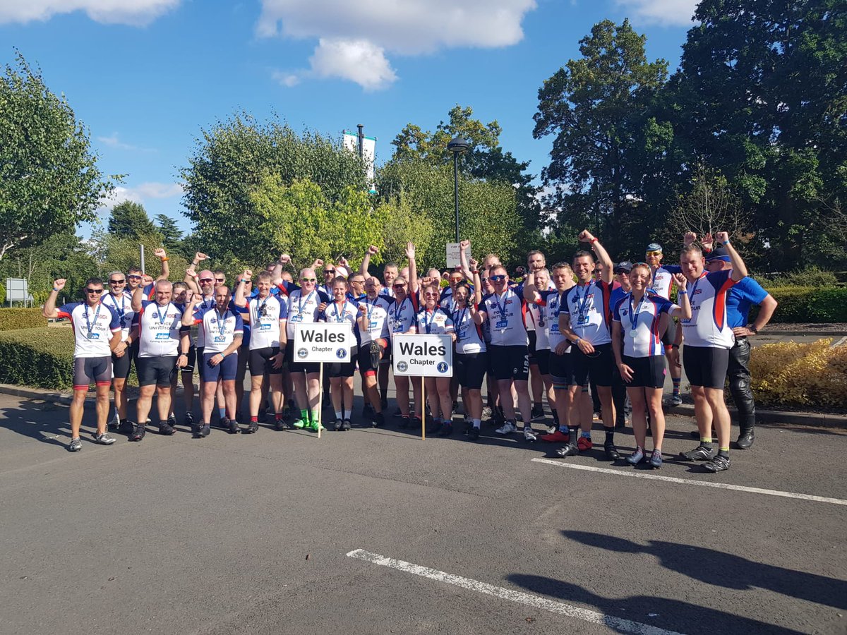 D a i s y 💙 tweet media