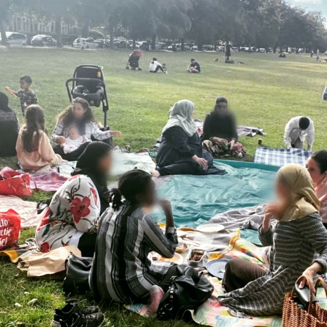 CardiffNmc's tweet photo. MashaAllah great turnout & perfect weather for the 1st Cardiff NMC Family Picnic! Thank you to our amazing volunteers for organising, and to all who came and made it a success!
#Cardiff #cardiffmuslims #convertcare #convertsupport #converttoislam #reverttoislam #newmuslimsupport https://t.co/XAxGVkOQp4