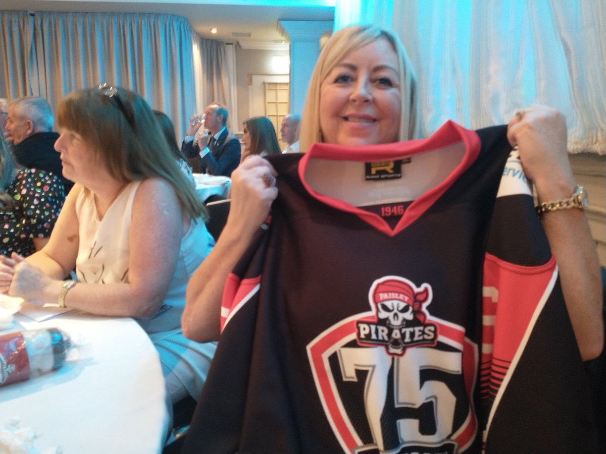Well done and congrats to <a href="/PaisleyPirates/">Paisley Pirates</a> in reaching their 75th Anniversary. A long history in the sport of ice hockey in Renfrewshire. Many more years to come. Good night with @ProvostCameron and all the Pirates team and families.