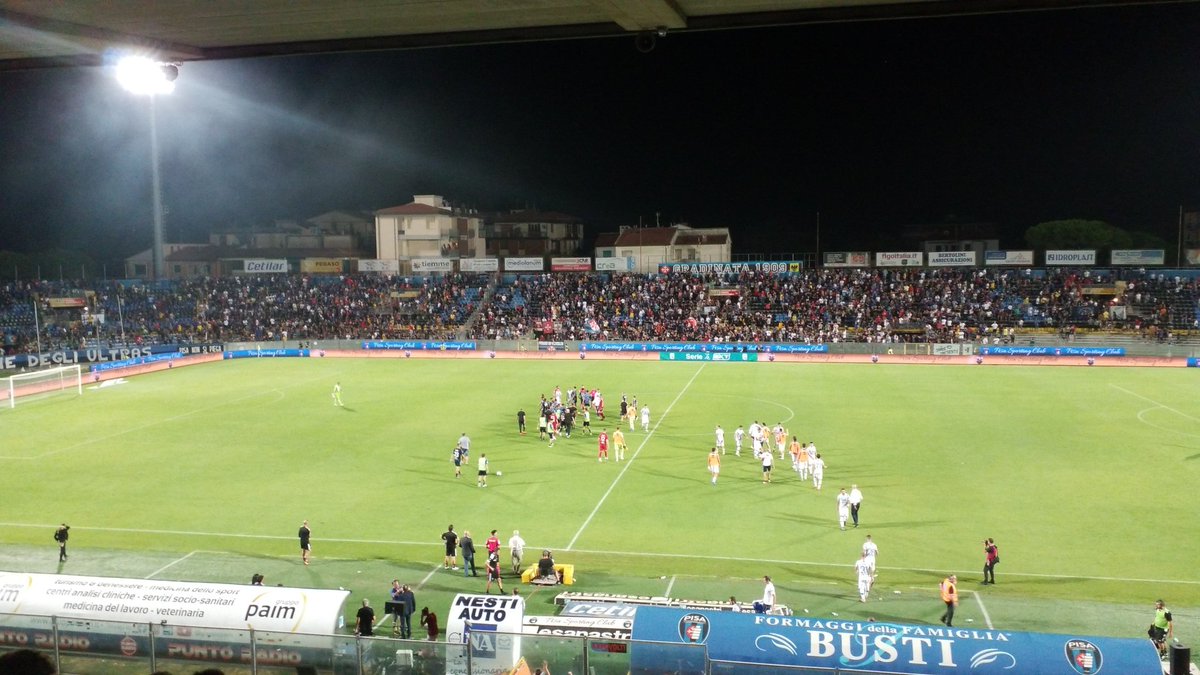 TuttoPisa's tweet photo. Finisce qui. Dopo 5 minuti di recupero Pisa e Como pareggiano 2-2 PISA-COMO 2-2 #pisacomo #piscom #legab #serieb #pisa #como #calcio #arenagaribaldi #playoff https://t.co/97XyqH0cvN