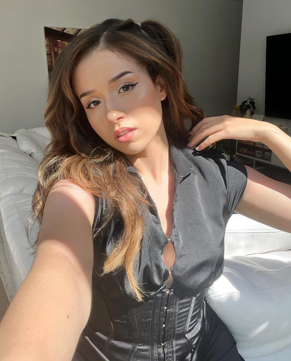 PokiFan110920's tweet photo. #Pokimane #Poki #PokimaneQueen #ImaneAnys #Imane #PokiQueen #PokiThicc #PokiFeet #PokiAss #PokimaneThicc #Ass #Sexy https://t.co/oYlpPc2Nkl