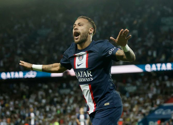 THE BEST FOOTBALL PLAYER ON THE PLANET!