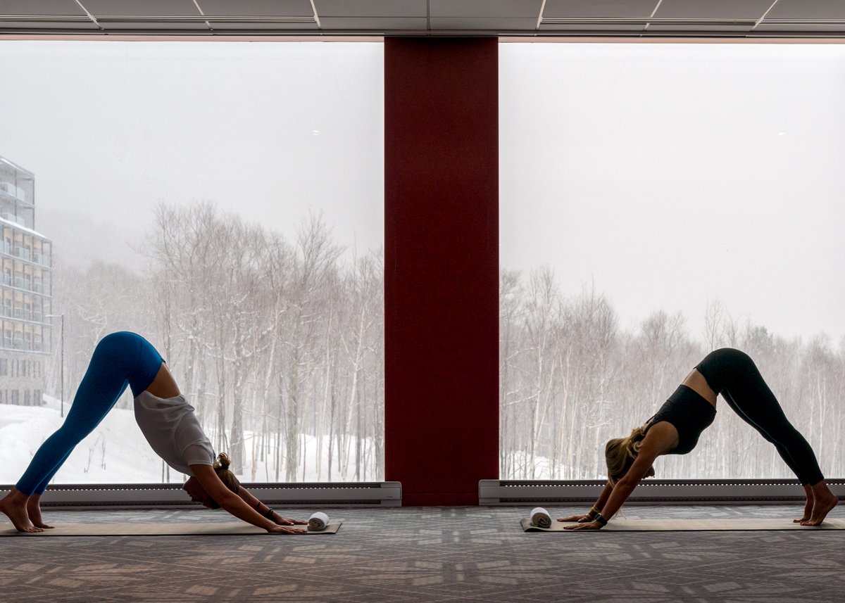 clubmedofficial's tweet photo. Start your day with yoga in the morning at our cozy mountain resort, #ClubMedQuebec. https://t.co/3lK5XCtylr https://t.co/2OTND34Ib1