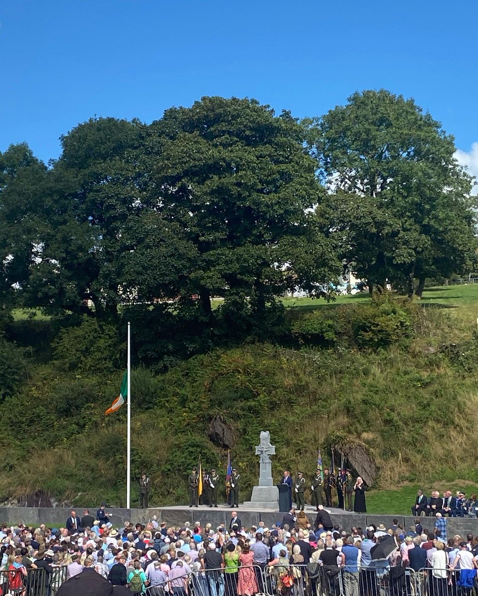 LisaC16T's tweet photo. Witnessing a historical moment in Beal na Blath today amongst thousands from all over Ireland and beyond #michaelcollinscentenarycommemoration @BealnaBlath22 @TomBarryCumann @MichealMartinTD @LeoVaradkar @defenceforces https://t.co/Oc4nrPCuRT