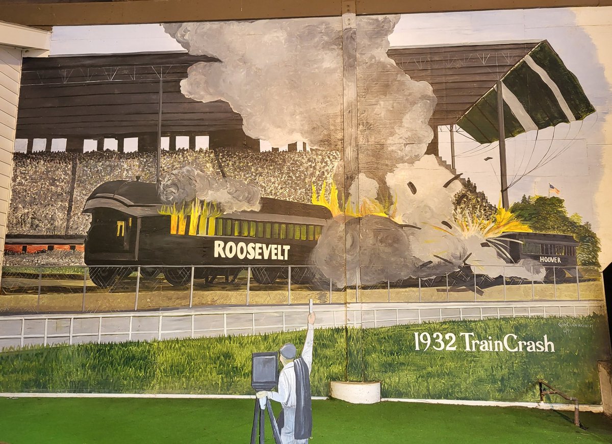 KnoxvilleMoths's tweet photo. In both 1896 and 1932, train crashes enthralled the crowd at the Iowa State Fair.  Since Gary Slater demolished the racetrack, maybe it's time for another train crash. https://t.co/p1dtUNIVxk