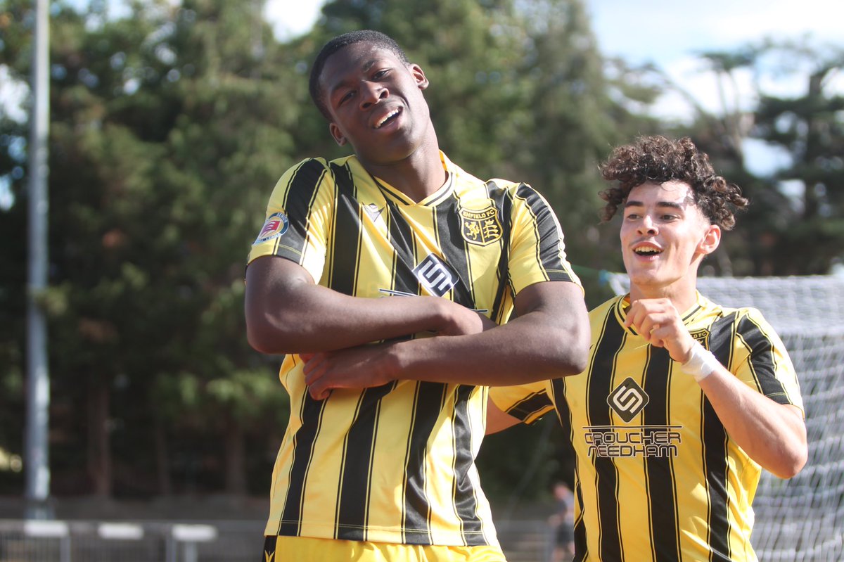 Our Match Gallery from <a href="/EnfieldFC/">Enfield FC</a> vs Ilford FC in the FA Cup can now be found using the link below: flickr.com/gp/194648621@N… ⚪️🔵