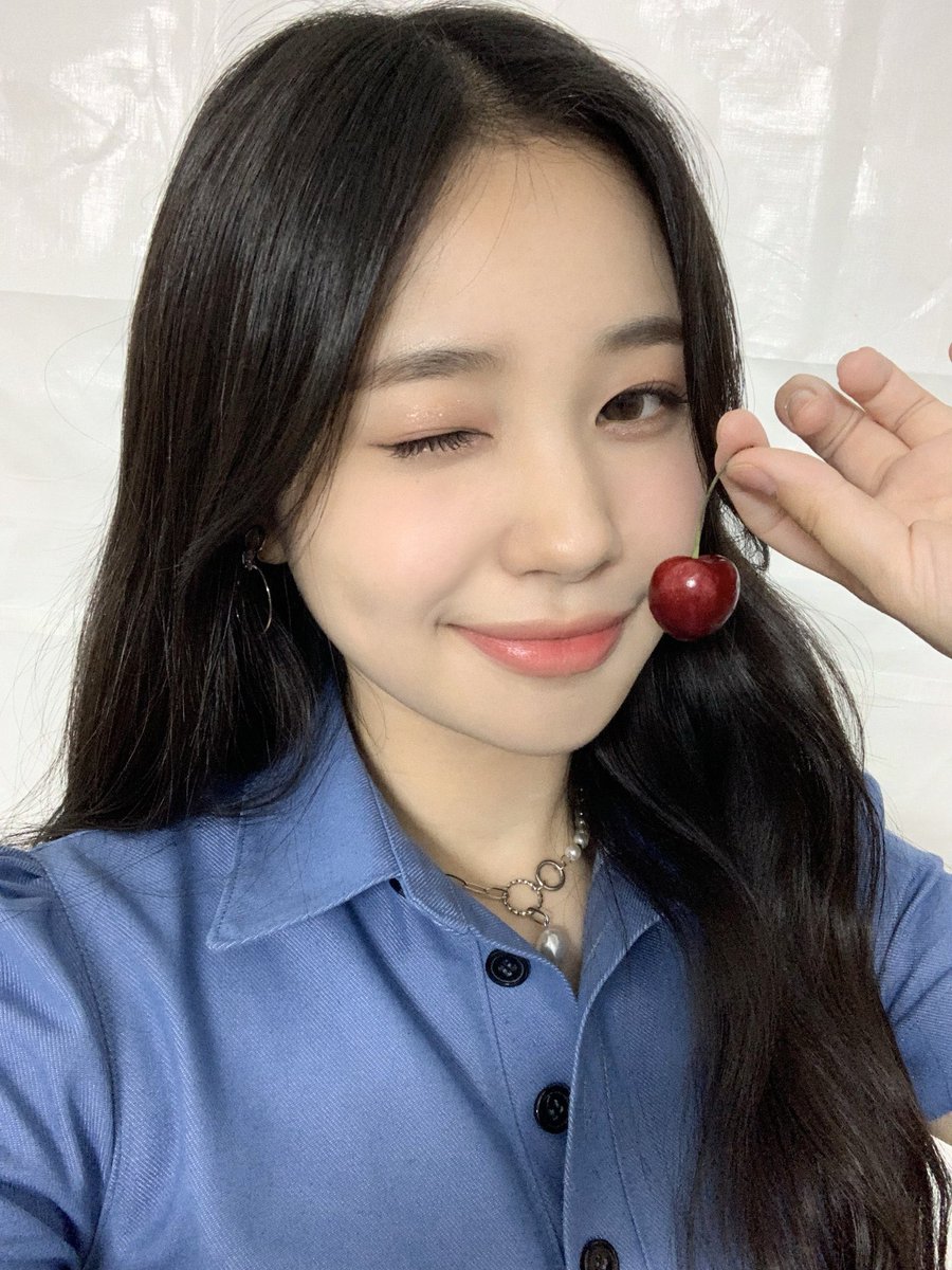 anyways, how are y’all 😭 -🧋