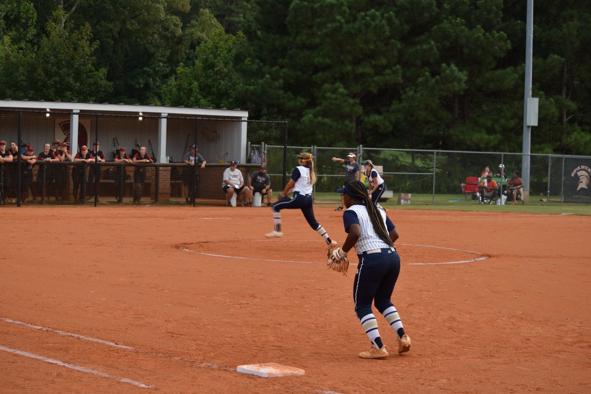 CougarsNewnan's tweet photo. Tough region loss Thurs. vs. S. Paulding 6-7.Battled from 0-5 deficit in the 6th w/ @PresleyIvey21 (3-4) base clearing triple to tie it up 5-5!Scored 1 more on a BB,but fell short in the 8th. Next @Northgate tomorrow.🥎
@maddiev58 2-4
@MatthewsAnauia 1-4
@GeorgiaTrammel1 1-2 https://t.co/eK2QuzVdvT