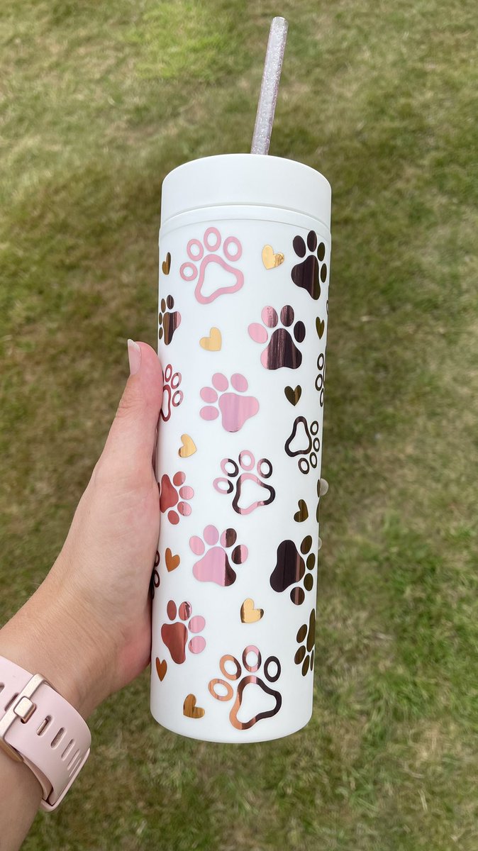 seven_glitters's tweet photo. Another Skinny Tumbler that has gone to it’s forever home 🥰 https://t.co/nb8ZjVAVLZ #sevendropsofglitter #personalisedgifts #skinnytumbler #giftsforher #customorder #shopsmall https://t.co/GNaTBTHmvJ