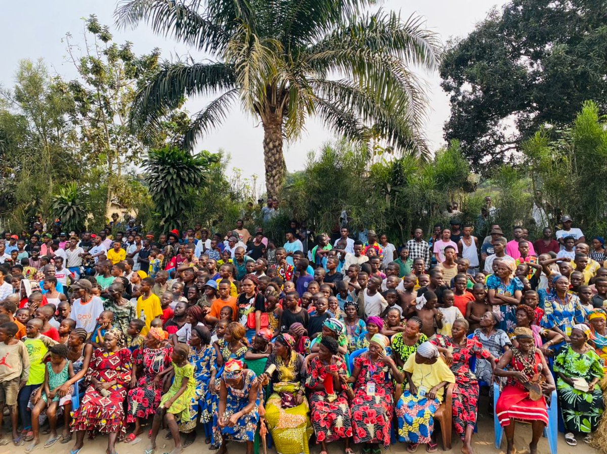 LandryMfutila's tweet photo. Les Adhésion continués au sein de l'#ABG parti Cher à l'honorable Jonathan BIALOSUKA WATA, aujourd'hui c'est le tour du Pasteur #Bozi ANDULU de #Kimbaseke
2023, Soutien total au #FATSHI13 ✌️❓✌️🇨🇩✌️ https://t.co/exQuNt893U